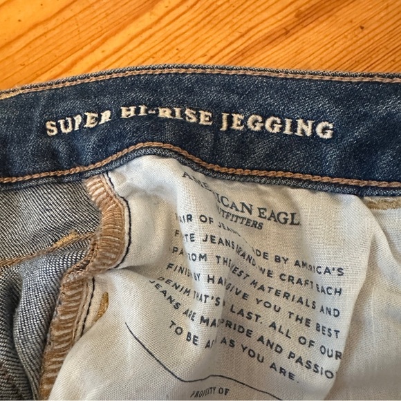 American Eagle Outfitters Super Super Stretch
Super Hi-Rise Ripped Jeggings 8 - Picture 7 of 10